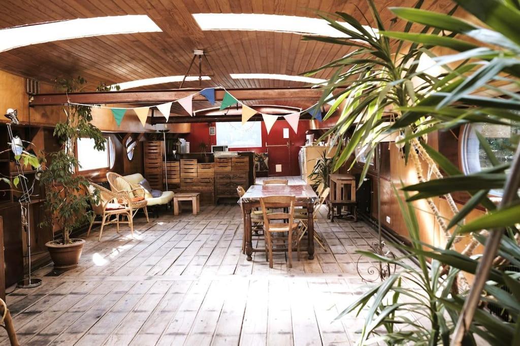 Belle Peniche Romantique A Paris Boulogne-Billancourt Exteriér fotografie